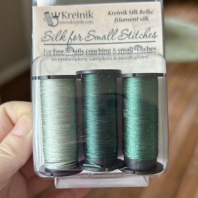 Victorian Green Silk For Small Stitches