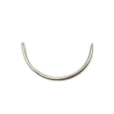 A curved, blunt-point needleA long, blunt-point needle with a large eye