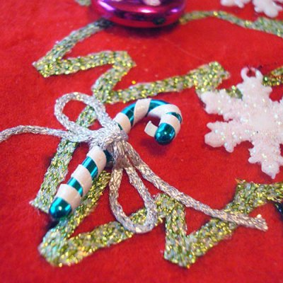 Make a bow using iron-on thread